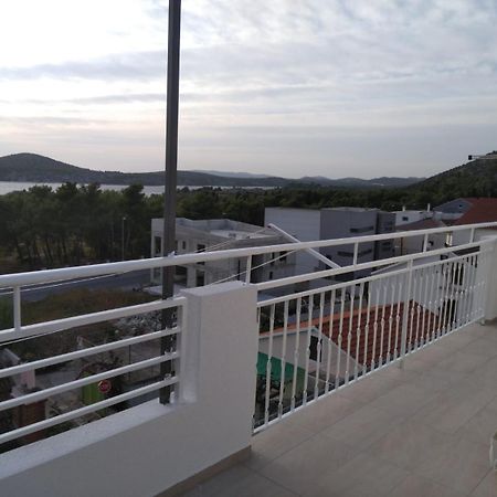 Apartments Marcus & Pascal ชิเบนิก ภายนอก รูปภาพ