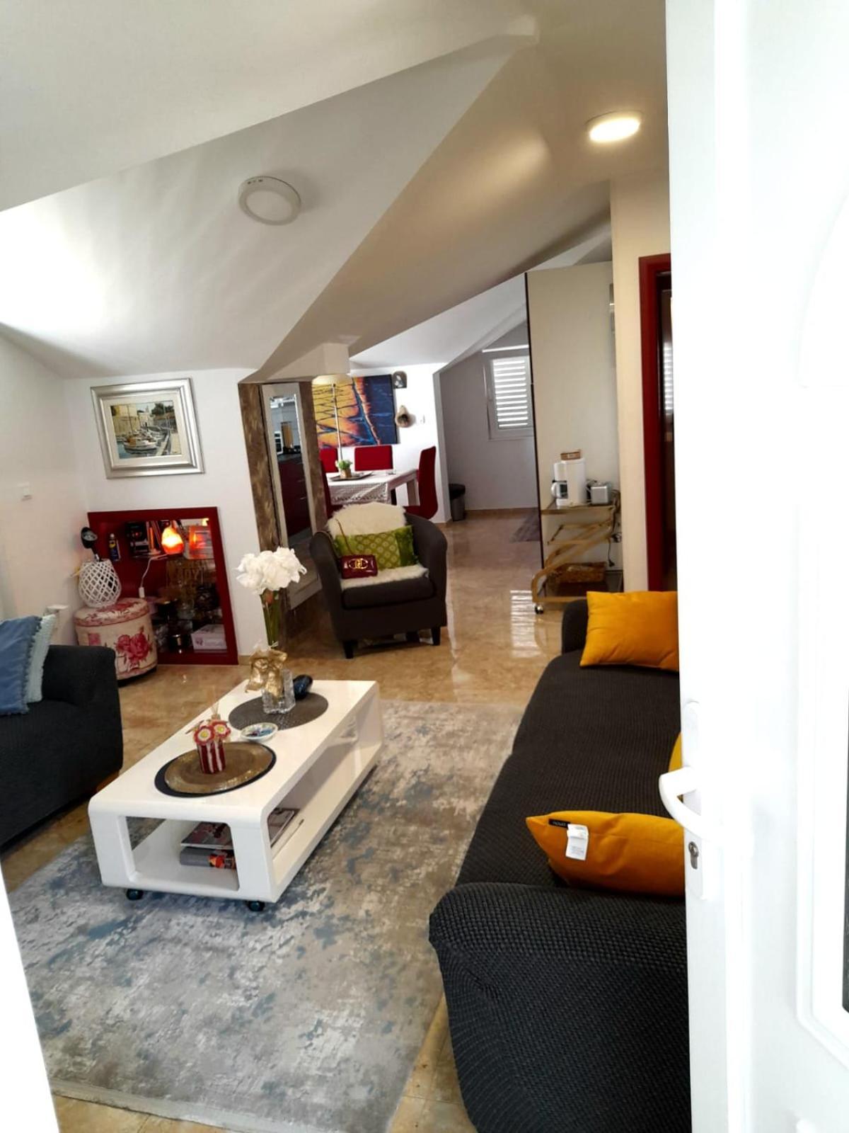 Apartments Marcus & Pascal ชิเบนิก ภายนอก รูปภาพ