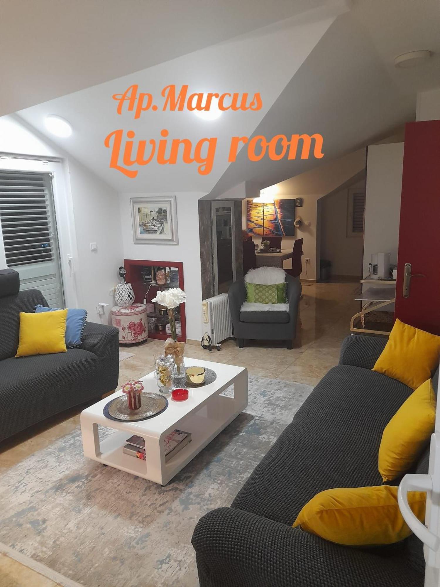 Apartments Marcus & Pascal ชิเบนิก ภายนอก รูปภาพ